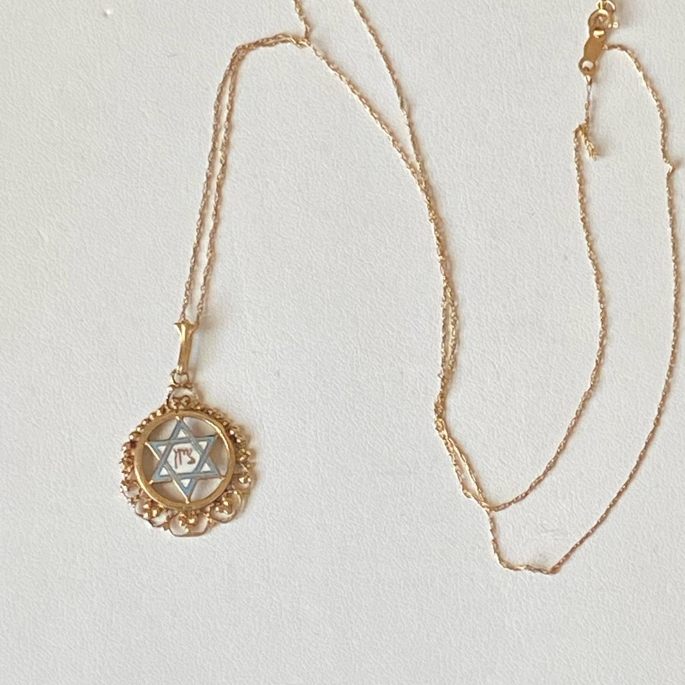 Gold Filigree Vintage Star Pendant with 14kt Chain